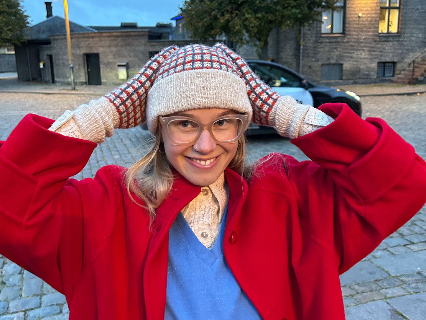 Khione Hat – English