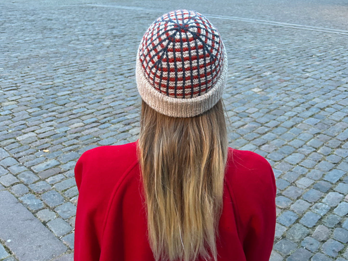 Khione Hat – English
