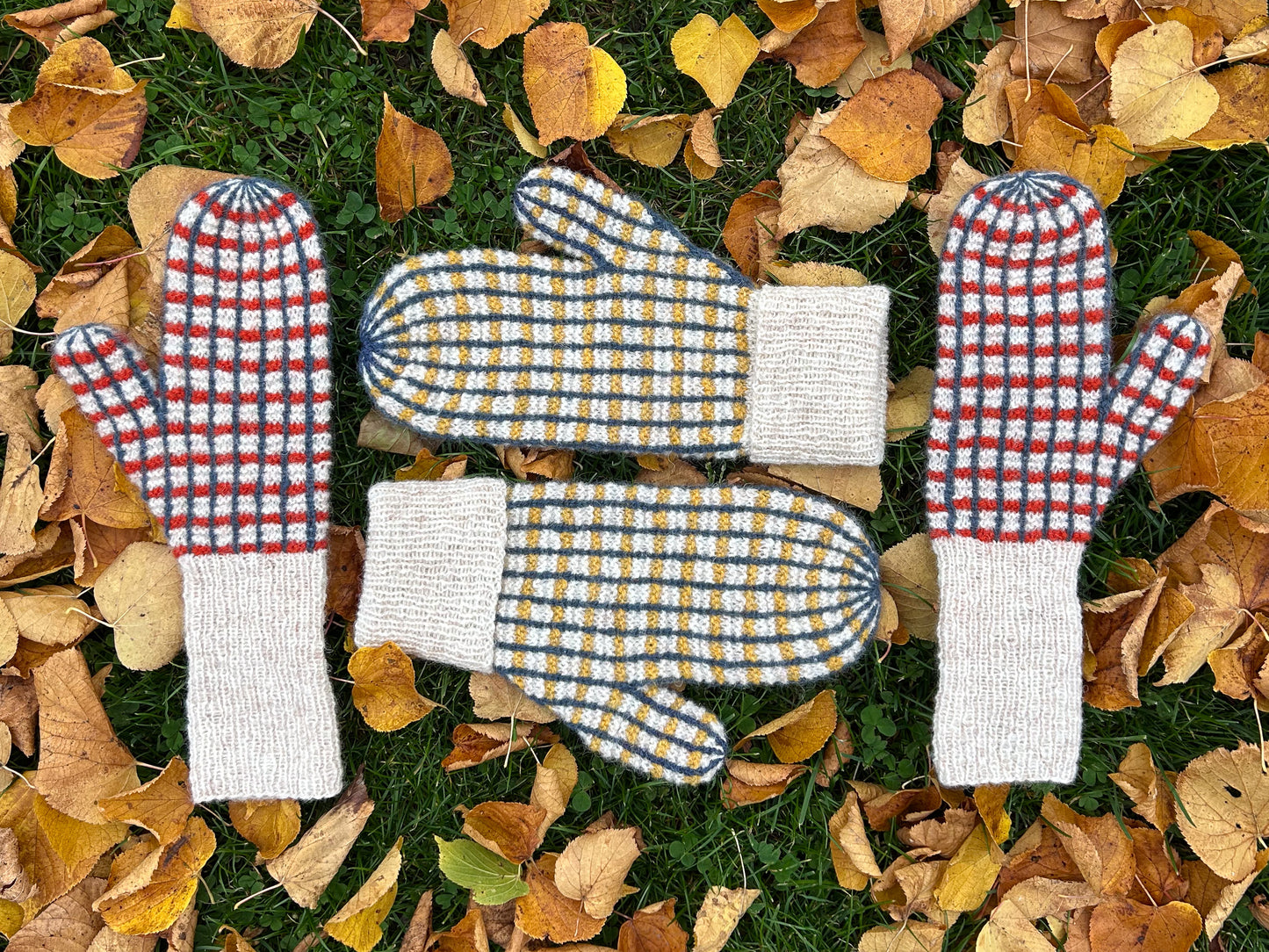 Khione Mittens – English